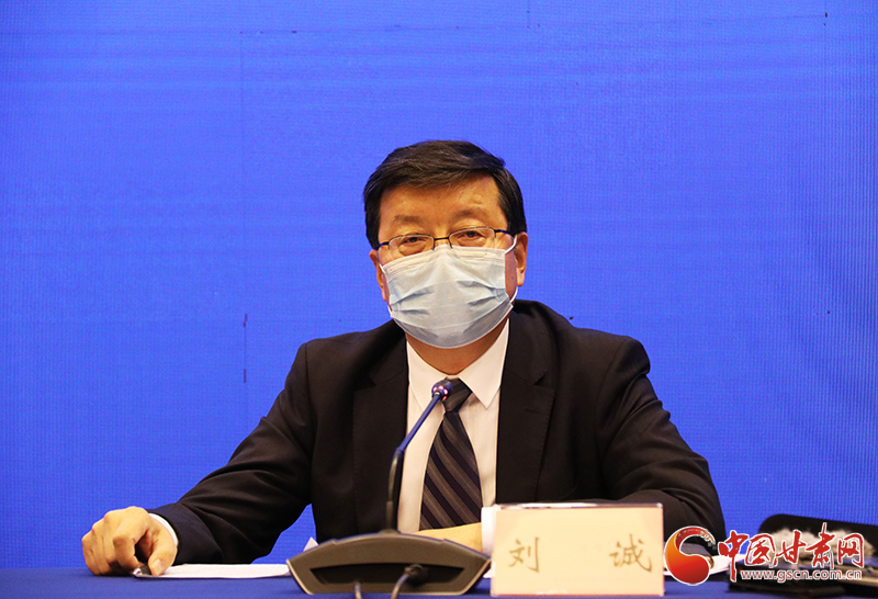 甘肅省人社廳：落實(shí)落細(xì)“四個(gè)確?！贝胧?實(shí)現(xiàn)貧困人口基本養(yǎng)老保險(xiǎn)全覆蓋（圖）