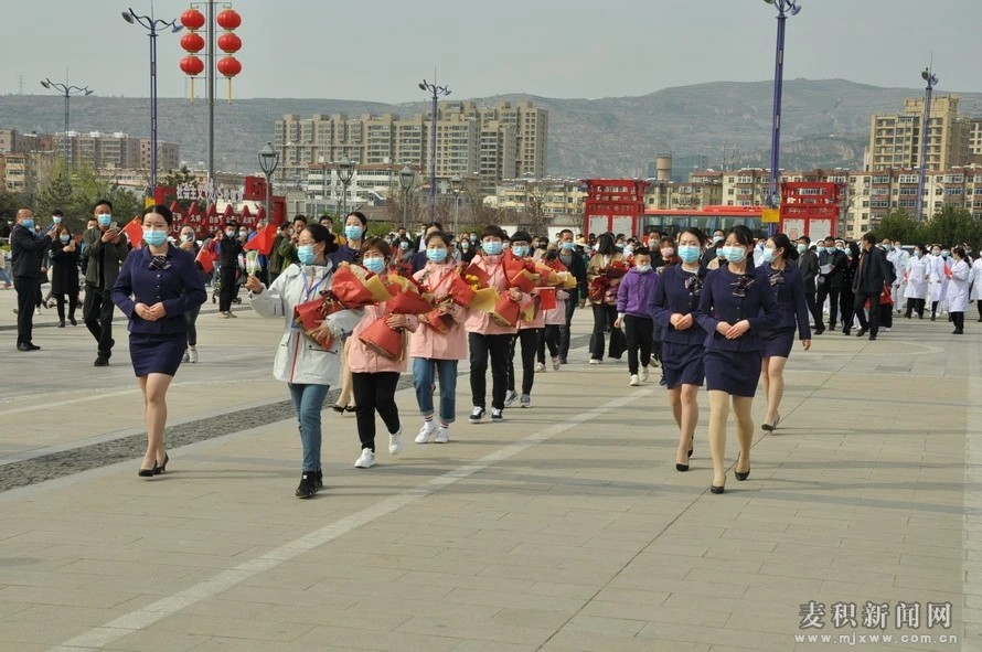 不辱使命 英雄凱旋！麥積區(qū)馳援武漢5名醫(yī)務(wù)人員回家了