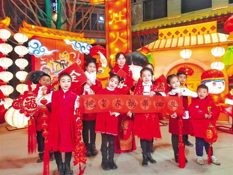 原創(chuàng)音樂電視《全家?！废蛱m州市人民拜年！