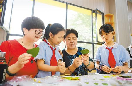 蘭州新區(qū)推進(jìn)“雙減”政策落地非寄宿制中小學(xué)不得在校內(nèi)設(shè)置食品小賣部、超市