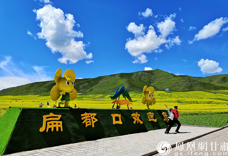 河西走廊張掖扁都口，古絲綢之路要道。王振武 攝