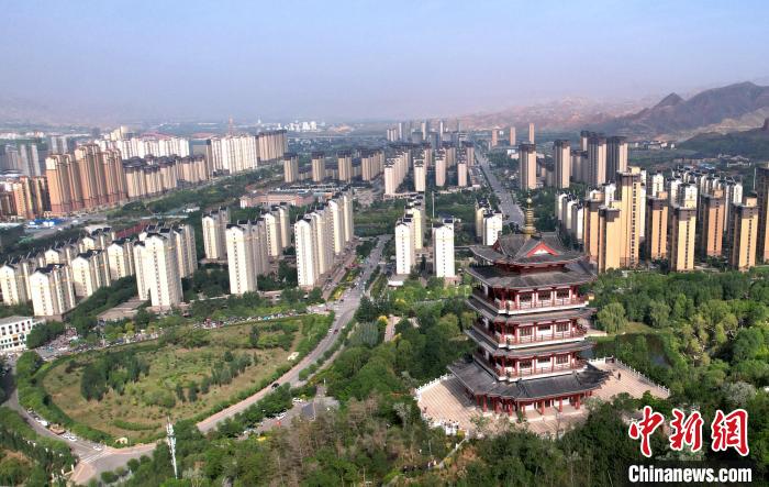 圖為“南涼古都”樂都朝陽山片區(qū)的今朝?！⊙Φ?攝