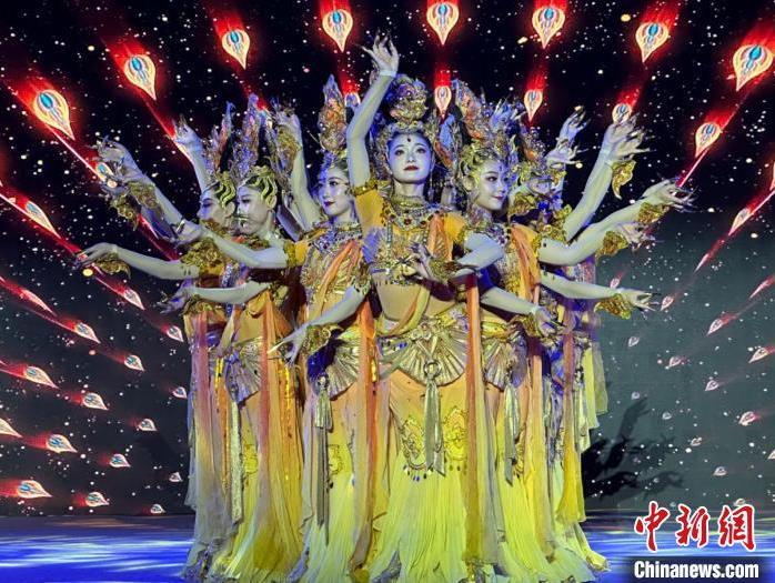 圖為甘肅演藝集團歌舞劇院表演的舞蹈《金光千佛》。(資料圖)戴文昌 攝