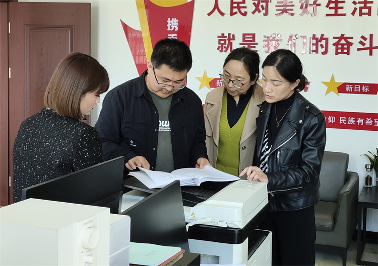 徽縣紀(jì)檢監(jiān)察系統(tǒng)組成3個(gè)片區(qū)協(xié)作交叉檢查組深入各鄉(xiāng)鎮(zhèn)督查惠民惠農(nóng)政策落實(shí)、村集體“三資”規(guī)范管理等工作.jpg