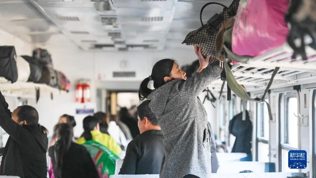 火車(chē)上跳廣場(chǎng)舞？不能無(wú)視公共利益
